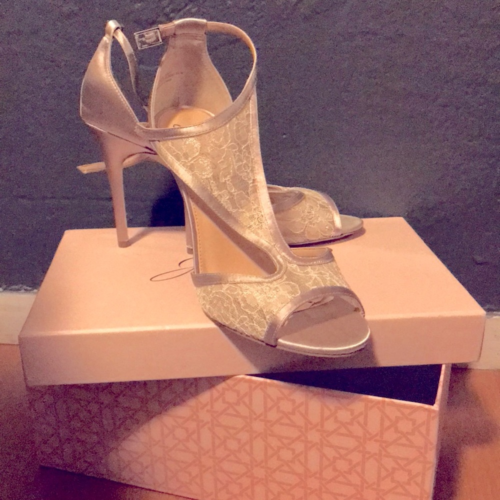 Pump Heels jewel badgley mischka 8.5